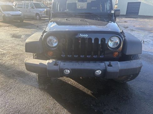 Used 2013 Jeep Wrangler Sport image 4