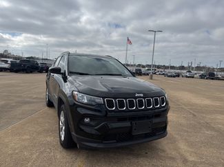 Used 2025 Jeep Compass Latitude video 2