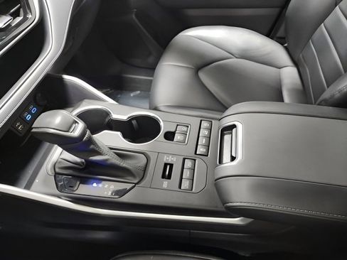 Used 2022 Toyota Highlander XLE image 35