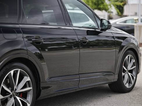 Certified 2023 Audi SQ7 Premium Plus w/ Black Optic Package AWD/4WD image 8