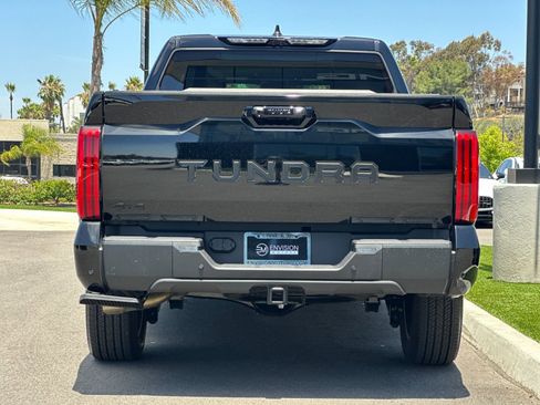 Used 2025 Toyota Tundra Limited AWD/4WD image 4