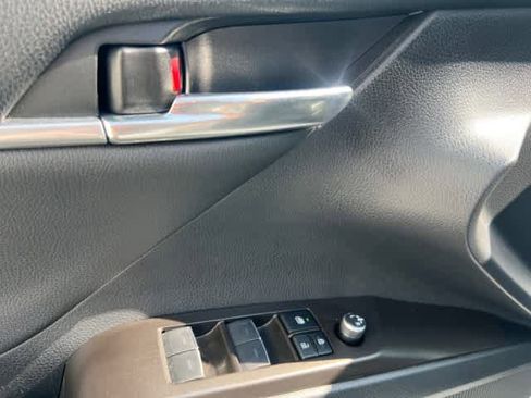 Used 2022 Toyota Camry XSE image 14