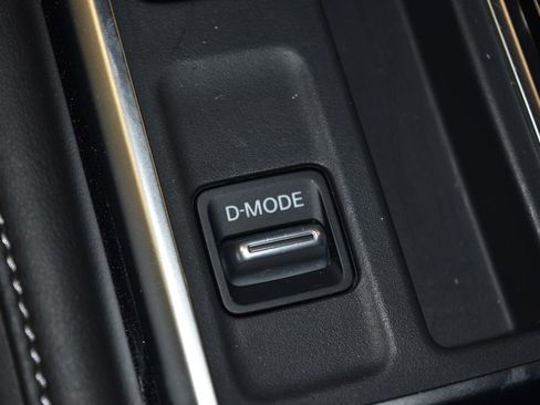 Certified 2025 Nissan Pathfinder SV image 14