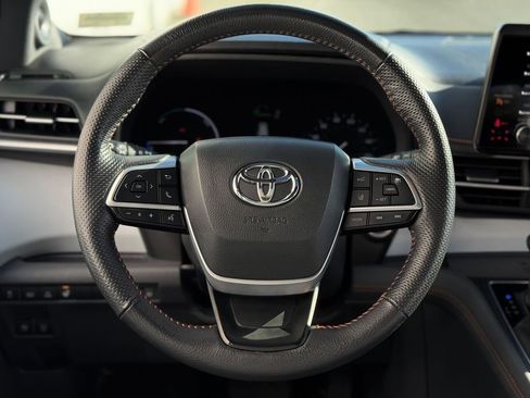 Used 2024 Toyota Sienna XSE image 14