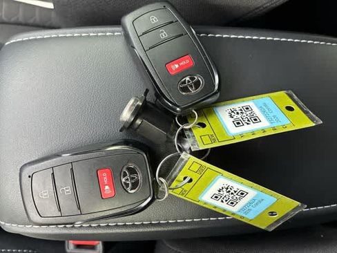 Used 2026 Toyota Corolla SE FWD image 35