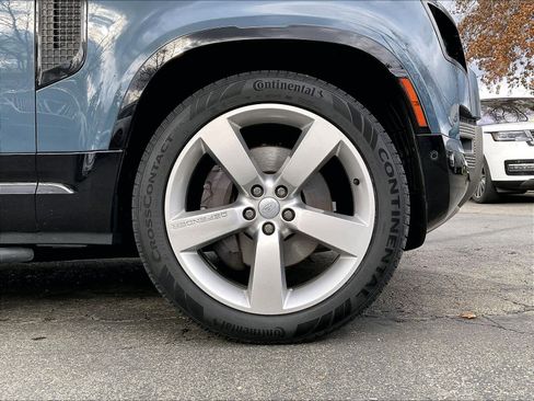 Used 2022 Land Rover Defender 110 X-Dynamic SE image 11