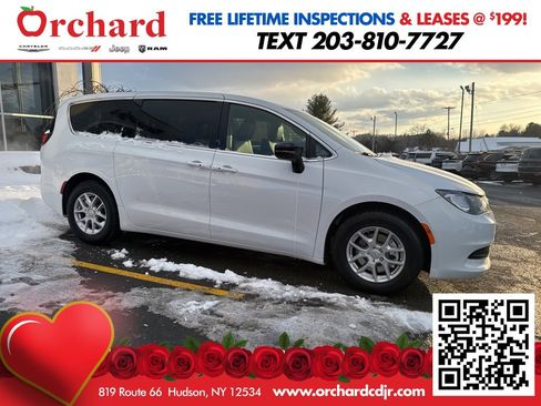 New 2026 Chrysler Voyager LX image 3