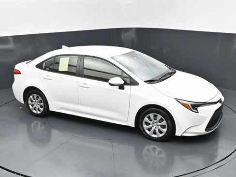 Used 2026 Toyota Corolla LE FWD image 34