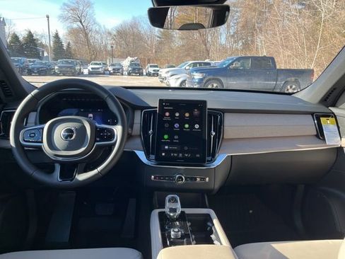 New 2026 Volvo XC90 B5 Core w/ Protection Package image 22