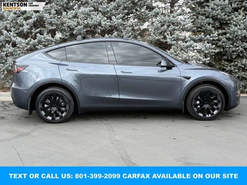 Used 2023 Tesla Model Y AWD image 11