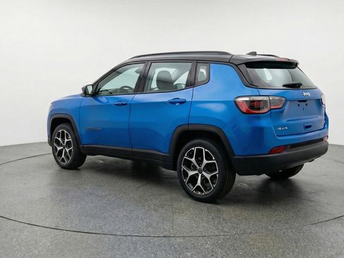 Used 2025 Jeep Compass Limited AWD/4WD image 6