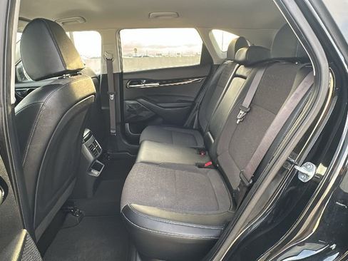 Used 2025 Kia Seltos S image 32