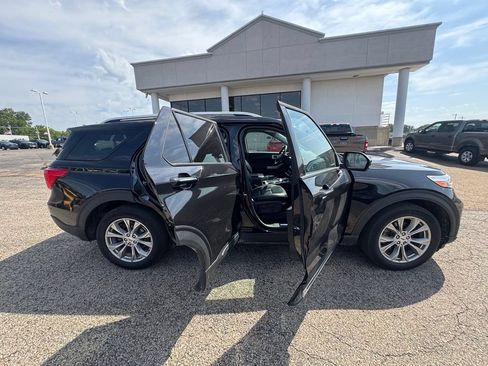 Used 2023 Ford Explorer Limited w/ Equipment Group 301A AWD/4WD image 8