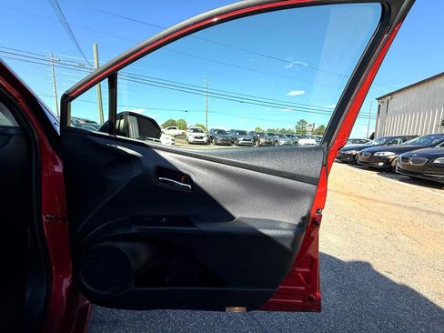 Used 2017 Toyota Prius Two FWD image 39