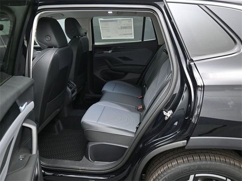 New 2026 Volkswagen Tiguan SE image 11