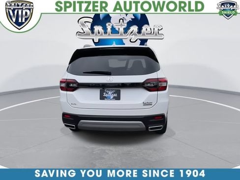 Used 2025 Honda Pilot Touring image 8