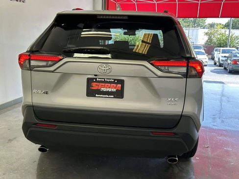 Used 2025 Toyota RAV4 XLE AWD/4WD image 4