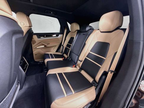 Certified 2026 Porsche Cayenne S AWD/4WD image 23