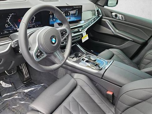 New 2026 BMW X5 xDrive40i w/ M Sport Package AWD/4WD image 3