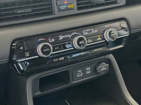 New 2025 Honda Pilot EX-L image 16