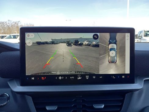 Used 2025 Ford Explorer ST-Line w/ ST-Line Street Pack image 16