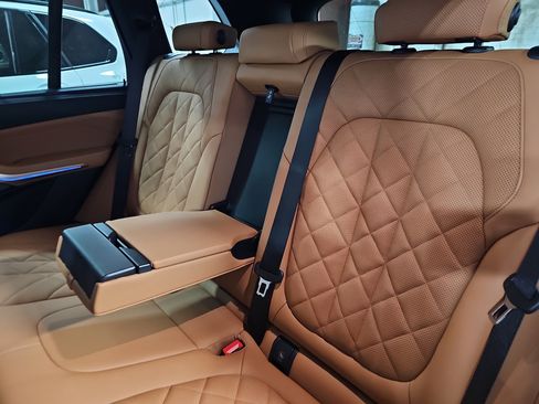 New 2026 BMW X5 xDrive40i w/ Climate Comfort Package AWD/4WD image 16