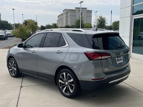 Used 2024 Chevrolet Equinox Premier FWD image 2