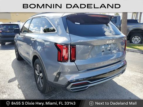 Used 2022 Kia Sorento S image 3