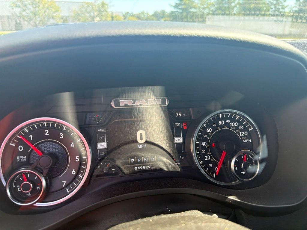 Used 2022 RAM 1500 Big Horn AWD/4WD image 14