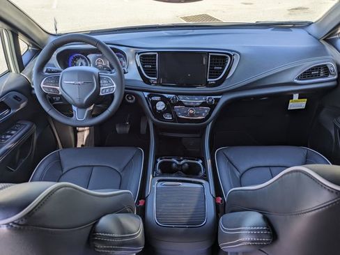New 2026 Chrysler Pacifica Select FWD image 14