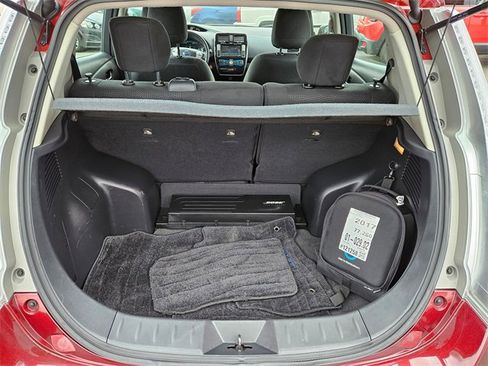 Used 2017 Nissan Leaf SV w/ Premium Package image 10