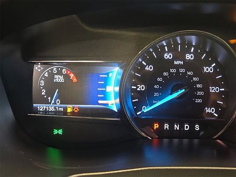 Used 2018 Ford Explorer Limited image 19