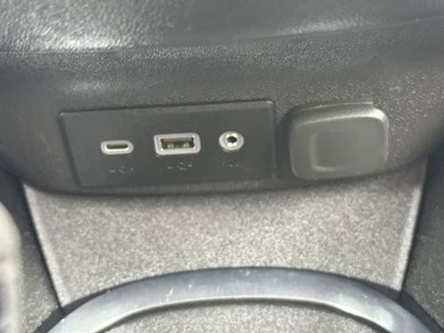 Used 2023 Chevrolet Malibu LT image 24