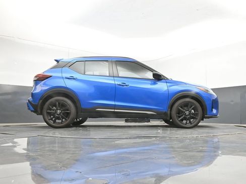 Used 2023 Nissan Kicks SR image 45