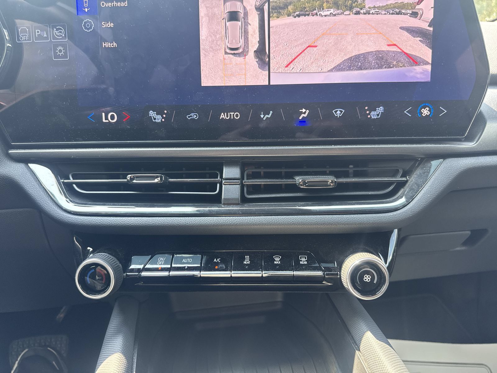 Used 2024 Chevrolet Equinox EV RS FWD image 18