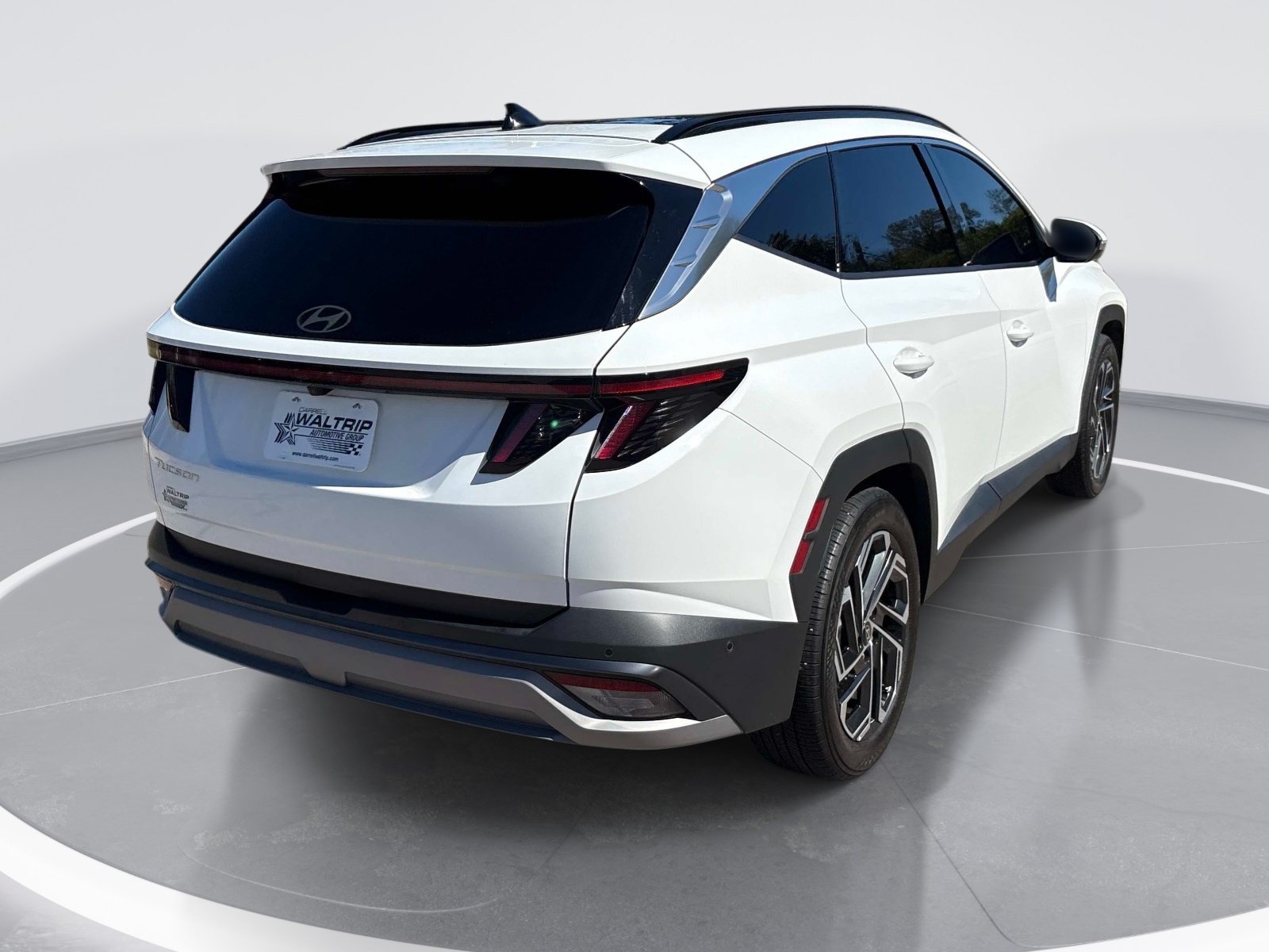 Used 2025 Hyundai Tucson Limited FWD image 8