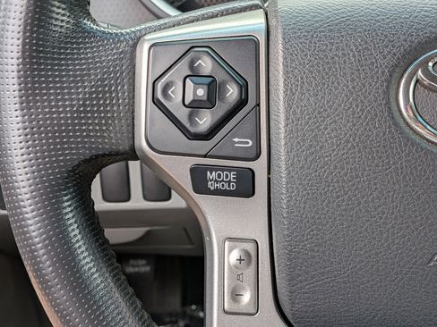 Used 2015 Toyota Tacoma PreRunner w/ SR5 Package RWD image 23