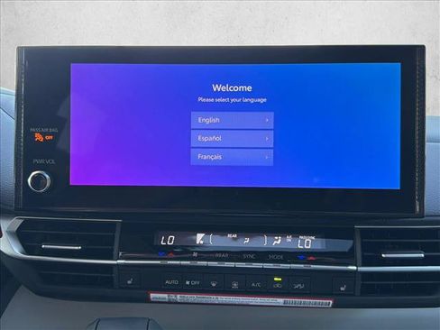 Used 2026 Toyota Sienna XLE FWD image 27