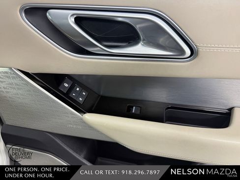Used 2018 Land Rover Range Rover Velar R-Dynamic HSE AWD/4WD image 51