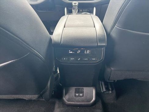 Certified 2025 Toyota Highlander XLE image 18