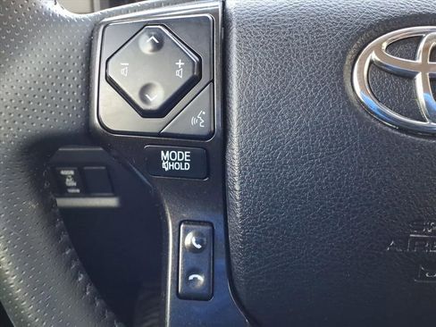 Used 2021 Toyota 4Runner TRD Off-Road AWD/4WD image 28