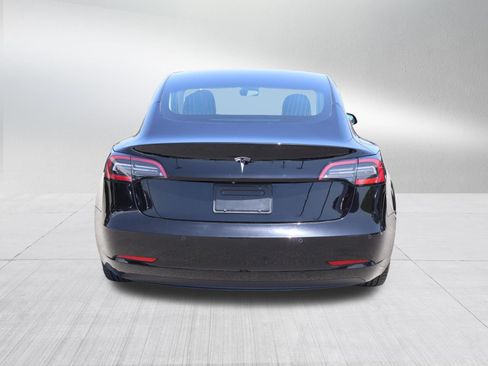 Used 2018 Tesla Model 3 Mid Range RWD image 5