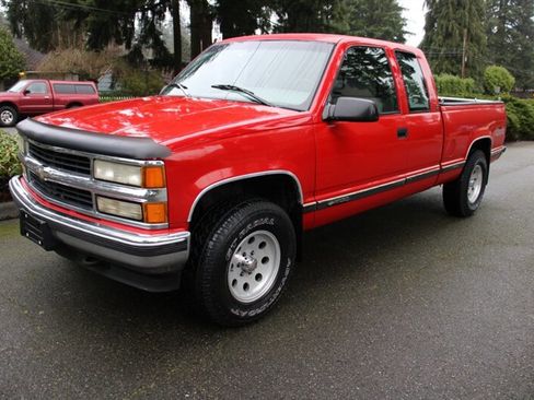 Used 1995 Chevrolet Silverado 1500 2dr K1500 Cheyenne 4X4 image 1