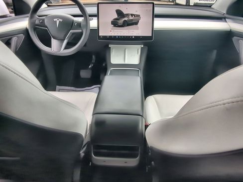 Used 2023 Tesla Model Y 2WD image 20