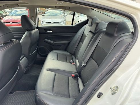 Used 2019 Nissan Altima 2.5 SR w/ SR Premium Package image 10