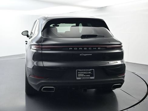Certified 2025 Porsche Cayenne AWD/4WD image 13