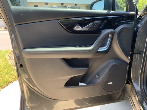 Used 2019 Chevrolet Blazer Premier w/ Sun and Wheels Package AWD/4WD image 14