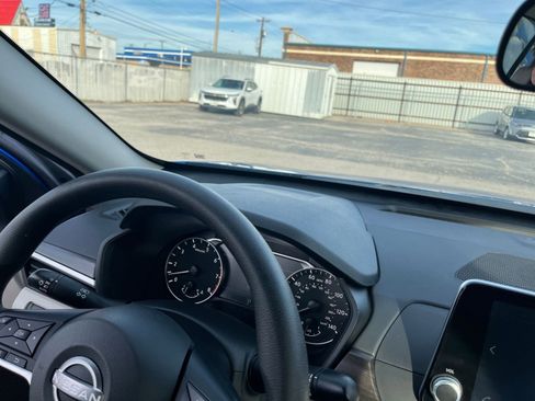 Used 2025 Nissan Altima 2.5 SV image 34