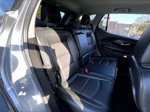 Used 2023 GMC Terrain SLT image 24