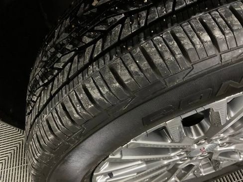 Used 2024 GMC Acadia Denali image 45